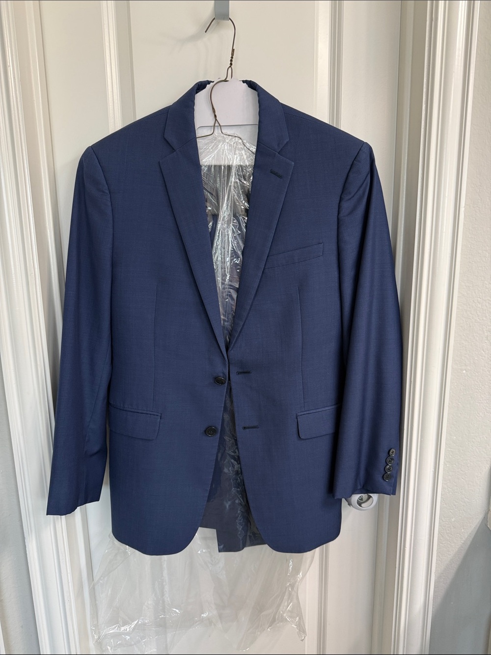 Calvin Klein 100% Wool Men's Navy Blue Two-Button Suit
